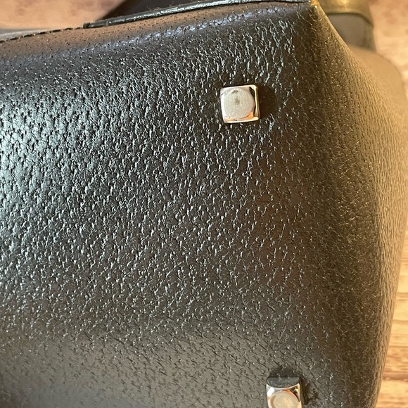 Salvatore Ferragamo Elegant Blue and Black Shoulder Bag with Sleek Design - Picture 7 of 16